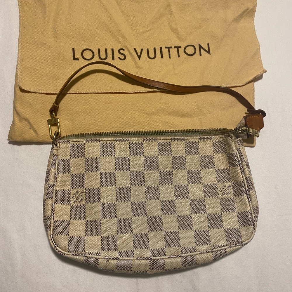 Louis Vuitton Damier azur pochette